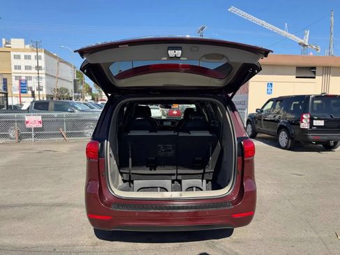 Used 2016 Kia Sedona SX FWD image 28