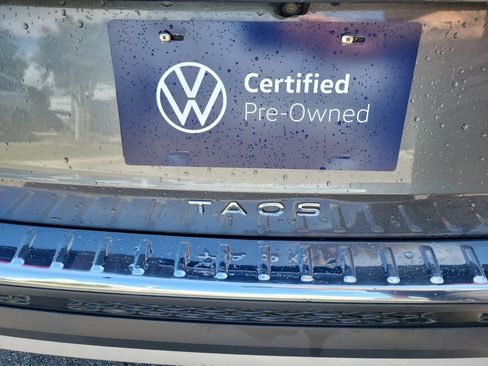 Certified 2022 Volkswagen Taos SE image 16