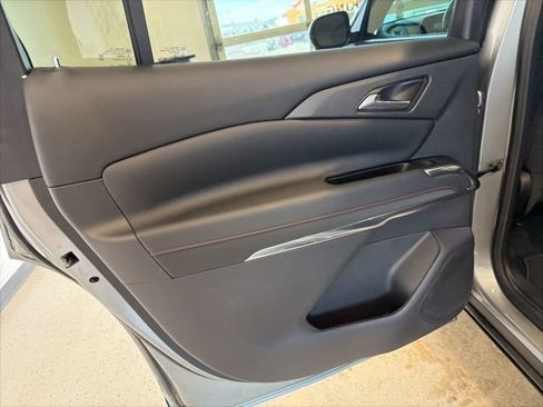 Used 2024 Chevrolet Traverse Z71 AWD/4WD image 43