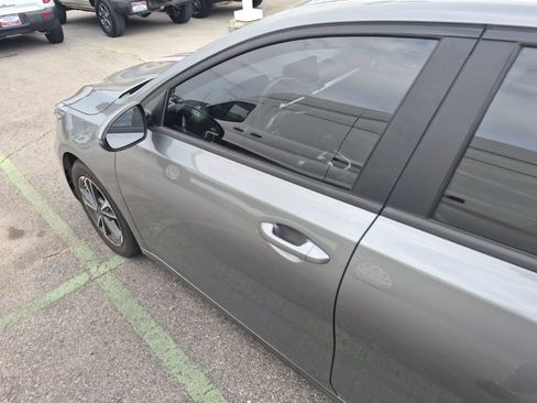 Used 2023 Kia Forte LXS w/ LXS Technology Package FWD image 6