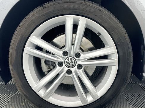 Used 2013 Volkswagen Passat TDI SE image 28