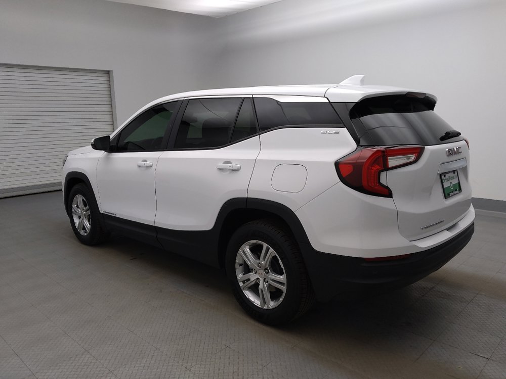 Used 2024 GMC Terrain SLE FWD image 3