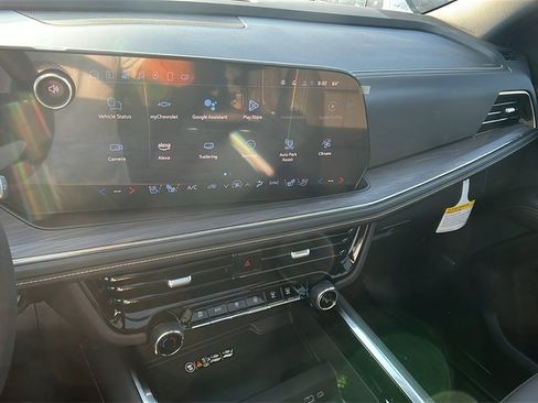 New 2025 Chevrolet Suburban Premier w/ Sun And Tow Package image 25