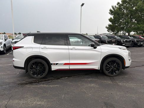 Used 2024 Mitsubishi Outlander AWD image 4