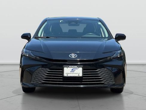 Used 2025 Toyota Camry LE w/ Convenience Package AWD/4WD image 2