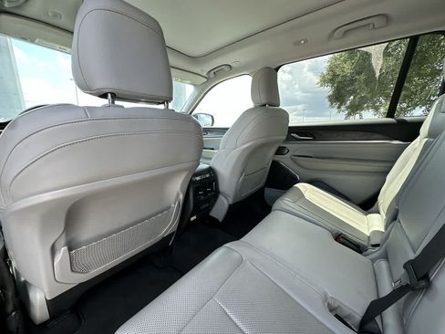 Certified 2022 Jeep Grand Cherokee L Overland RWD image 17