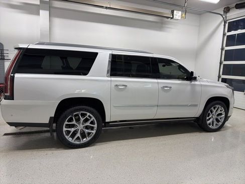 Used 2019 Cadillac Escalade ESV Platinum image 15