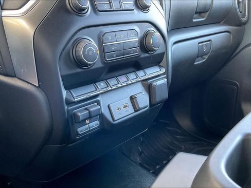 Used 2023 Chevrolet Silverado 2500 LT AWD/4WD image 30
