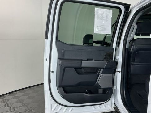 Certified 2025 Ford F350 Lariat w/ Black Appearance Package image 30