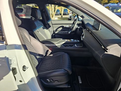 Certified 2025 Genesis GV70 3.5T Sport w/ Sport Advanced Package image 29