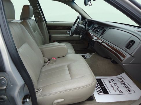 Used 2010 Mercury Grand Marquis LS image 23