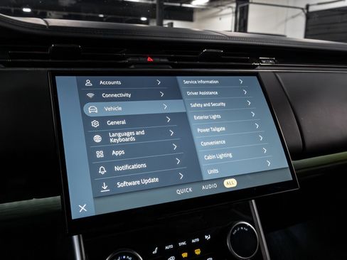 Used 2023 Land Rover Range Rover Autobiography image 10