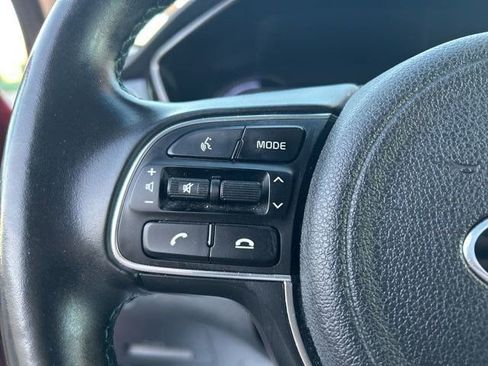 Used 2021 Kia Niro EX Premium w/ Cold Weather Package image 17