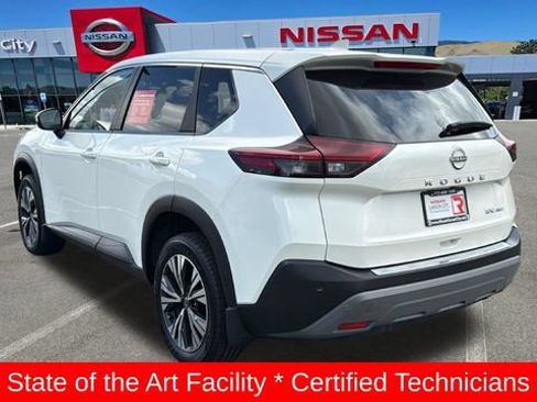 Used 2023 Nissan Rogue SV AWD/4WD image 5