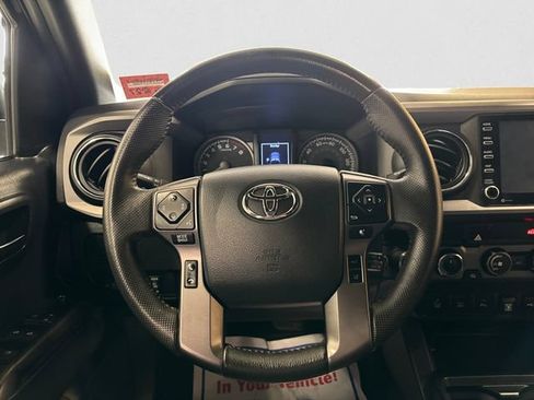 Used 2020 Toyota Tacoma TRD Off-Road w/ Technology Package AWD/4WD image 13