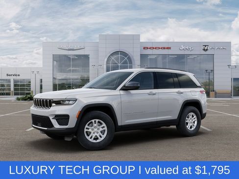 New 2025 Jeep Grand Cherokee Laredo w/ Luxury Tech Group I image 2