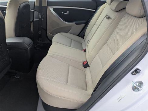 Used 2016 Hyundai Elantra GT image 16