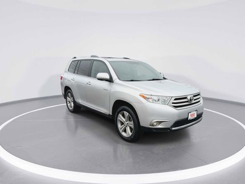 Used 2012 Toyota Highlander Limited w/ Tow Pkg image 2