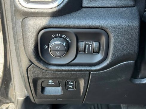 Used 2023 RAM 1500 Laramie AWD/4WD image 19