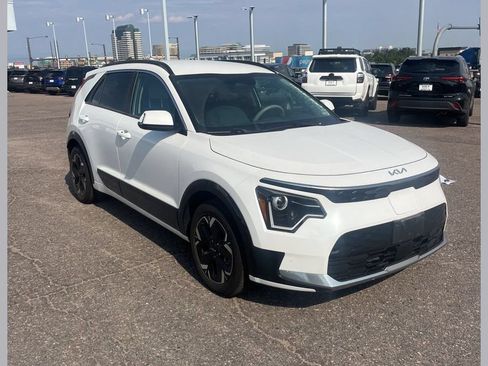 Used 2023 Kia Niro Wind FWD image 1