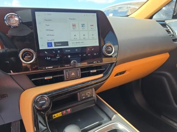 Used 2024 Lexus NX 250 FWD image 5