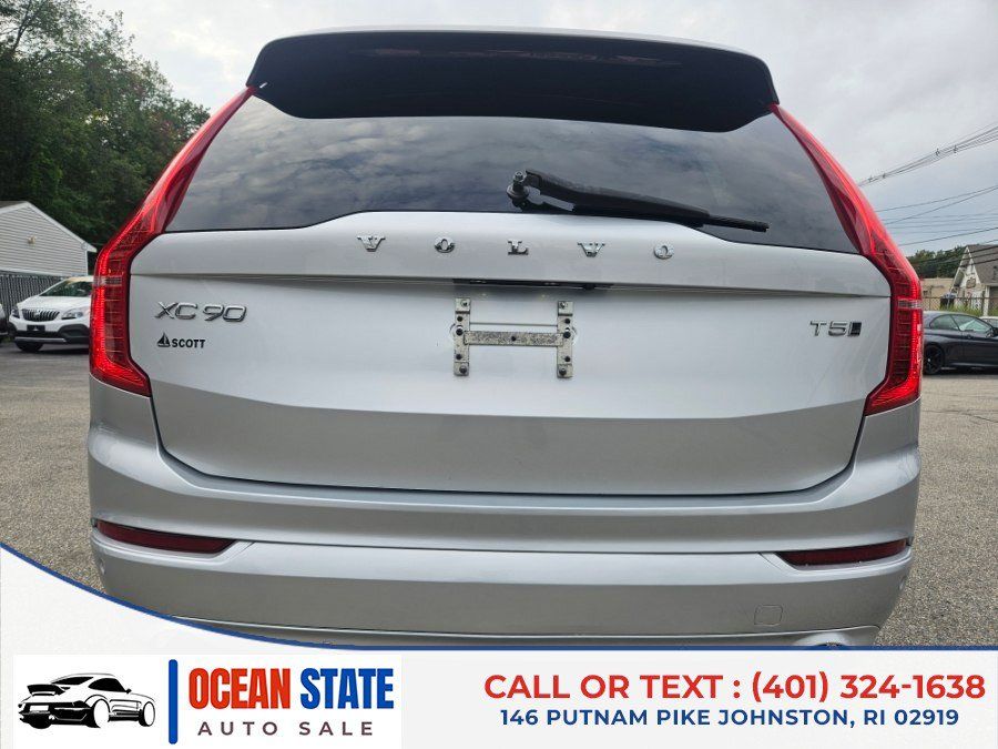 Used 2018 Volvo XC90 T5 Momentum w/ Convenience Package AWD/4WD image 4