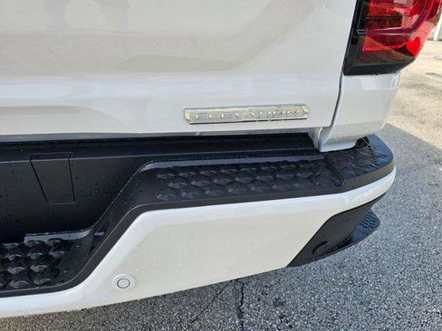 New 2026 GMC Canyon Elevation image 6