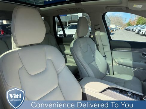 Certified 2023 Volvo XC90 B5 Plus AWD/4WD image 31