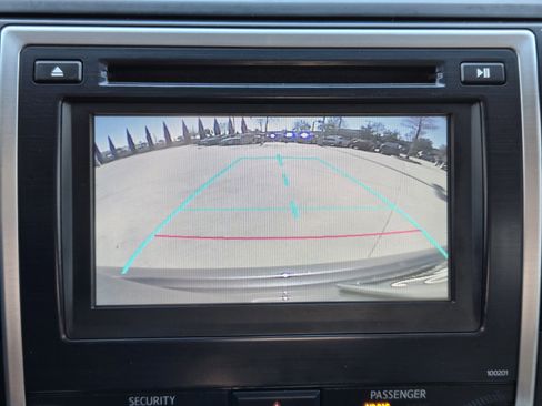 Used 2014 Toyota Camry LE image 23