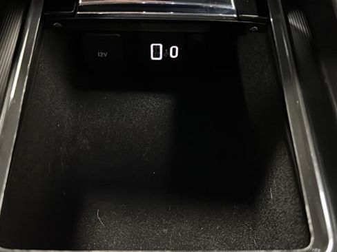 Used 2025 Lincoln Corsair AWD image 33