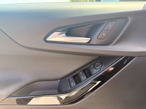 Used 2026 Chevrolet Equinox LT FWD image 5