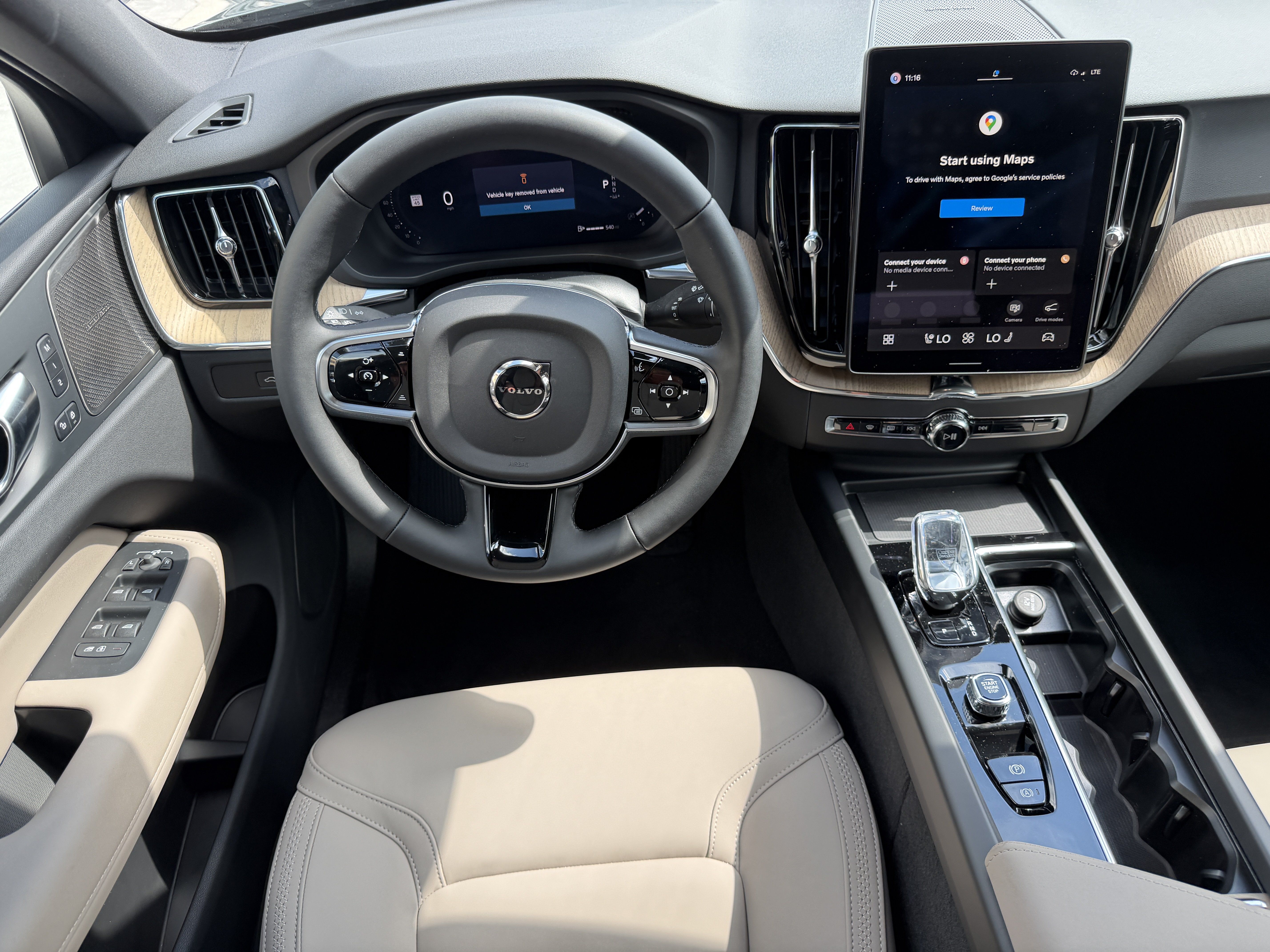 New 2027 Volvo XC60 B5 Plus AWD/4WD image 13