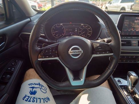 Used 2020 Nissan Altima 2.5 SR w/ Premium Package FWD image 18