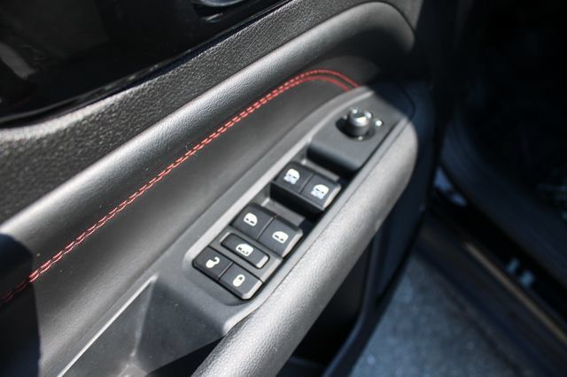 Used 2025 Jeep Compass Trailhawk AWD/4WD image 12
