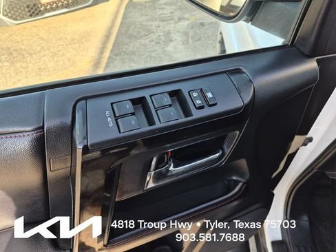 Used 2017 Toyota 4Runner TRD Off-Road Premium AWD/4WD image 23