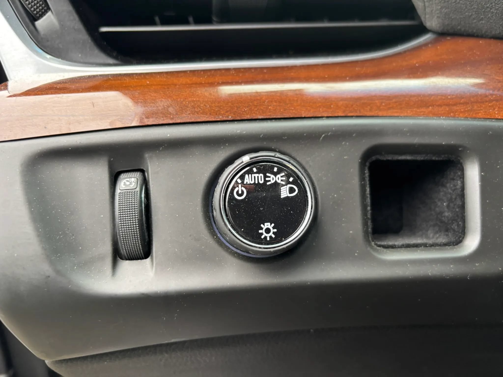 Used 2019 Cadillac Escalade ESV 2WD image 20