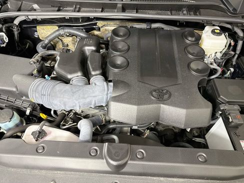 Certified 2024 Toyota 4Runner Limited AWD/4WD image 35