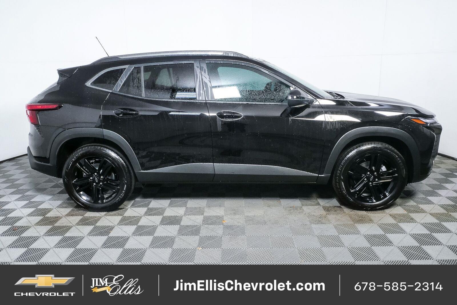Used 2026 Chevrolet Trax ACTIV w/ Sunroof Package FWD image 2