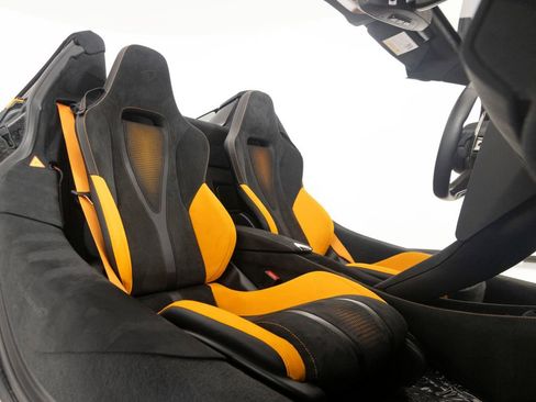 Used 2024 McLaren 750S Spider RWD image 35