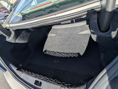 Used 2011 Buick LaCrosse CXL image 11