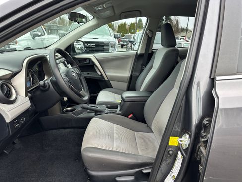 Used 2013 Toyota RAV4 LE image 9