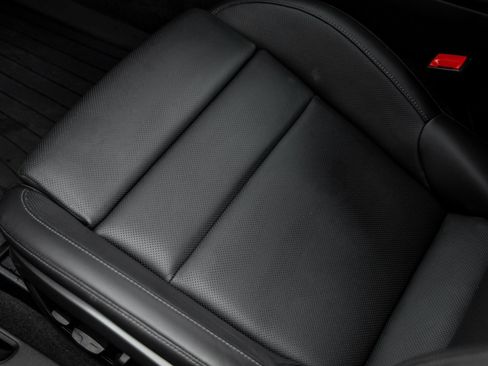 Certified 2024 Porsche 911 Carrera w/ Premium Package image 24