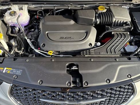 New 2026 Chrysler Pacifica Select image 15