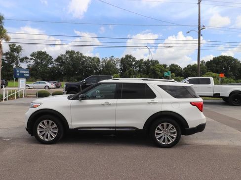 Used 2023 Ford Explorer Limited w/ Limited Technology Package RWD image 5