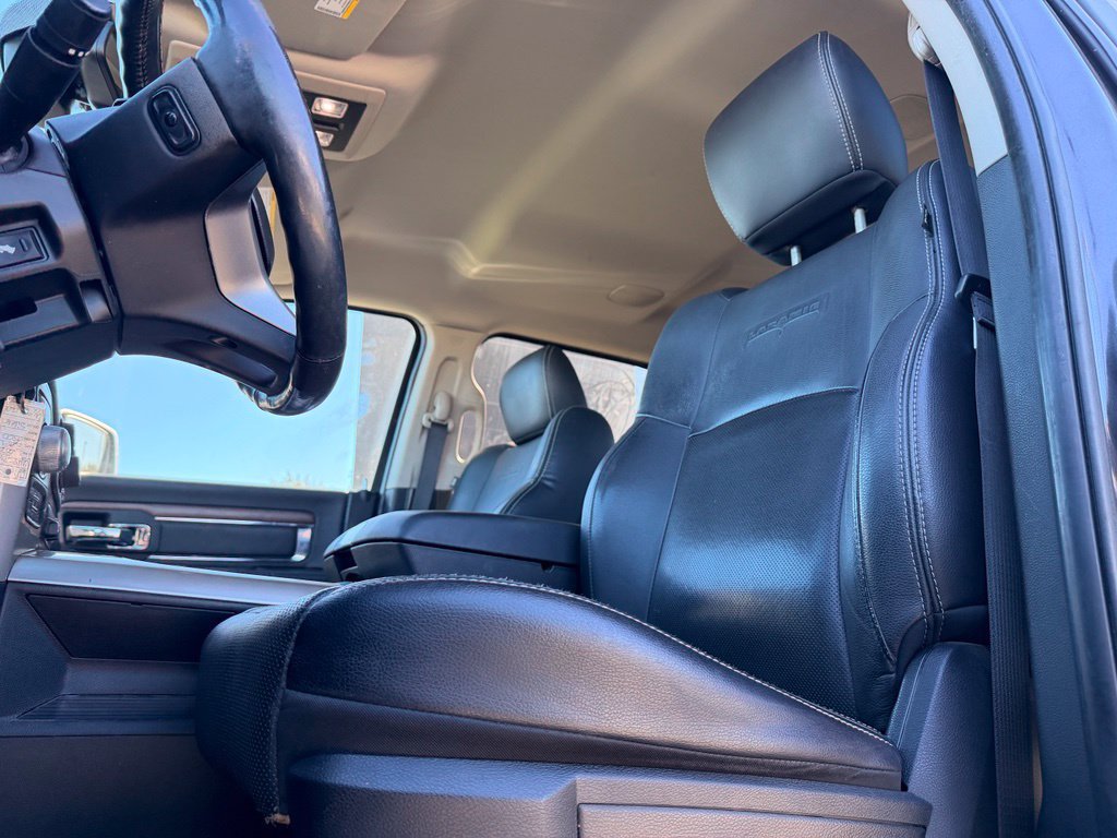 Used 2017 RAM 1500 Laramie AWD/4WD image 2