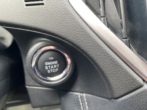 Used 2020 Subaru Forester Touring image 32