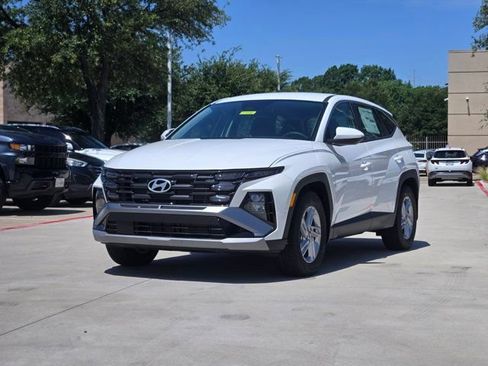 Certified 2025 Hyundai Tucson SE FWD image 2