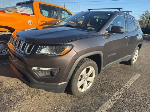 Used 2017 Jeep Compass Latitude w/ Popular Equipment Group image 1