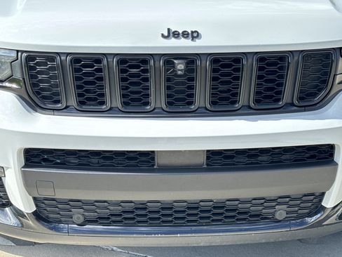 Used 2022 Jeep Grand Cherokee L Limited w/ Luxury Tech Group II AWD/4WD image 9