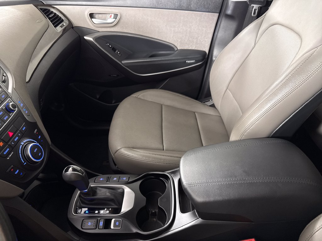 Used 2017 Hyundai Santa Fe Sport w/ 2.0T Ultimate Tech Package 05 FWD image 22